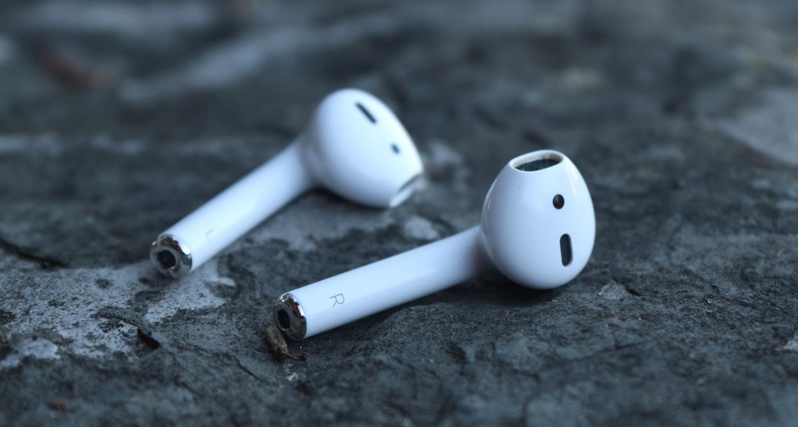 Penser aux Airpods pour écouter de la musique avec votre smartphone.