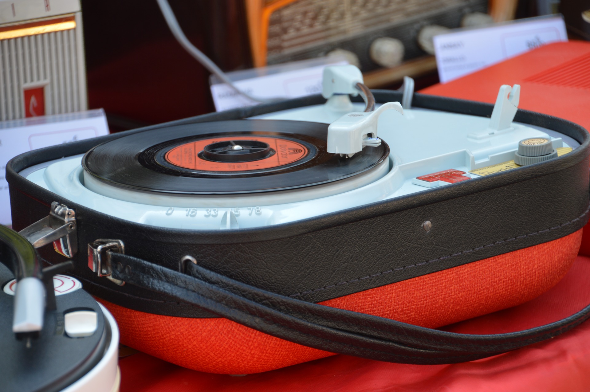 Comment brancher des platines vinyles sur des amplis
